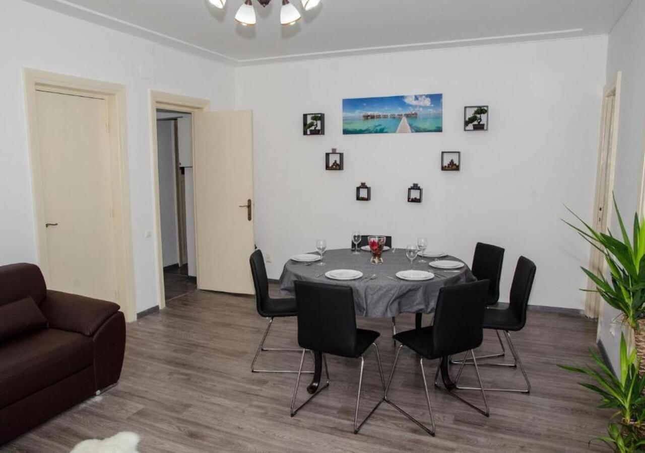 Four Rooms Apartment Central Бухарест Экстерьер фото