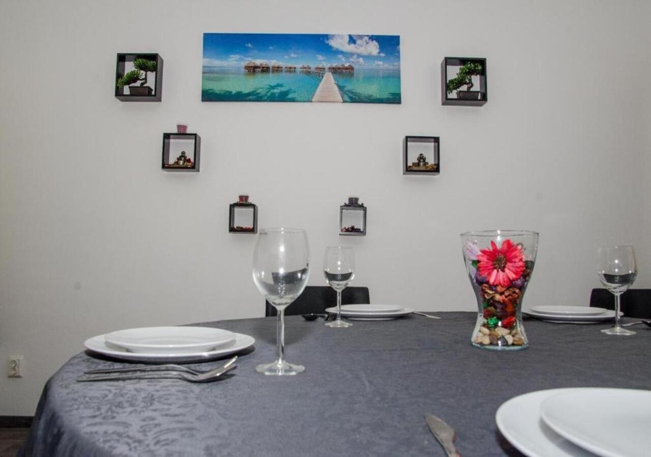 Four Rooms Apartment Central Бухарест Экстерьер фото